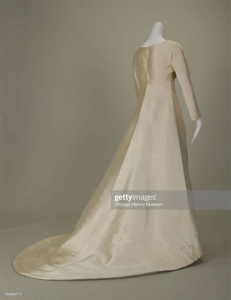 Wedding dress and cape, 1967 (side view), Silk gazar, Givenchy, 